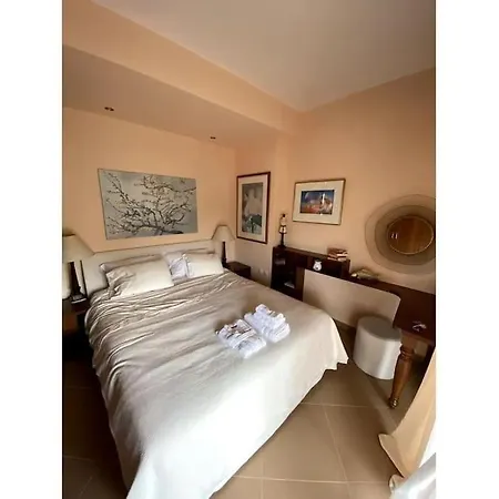 υπέροχο στους καταρράκτες της έδεσσας Daire *